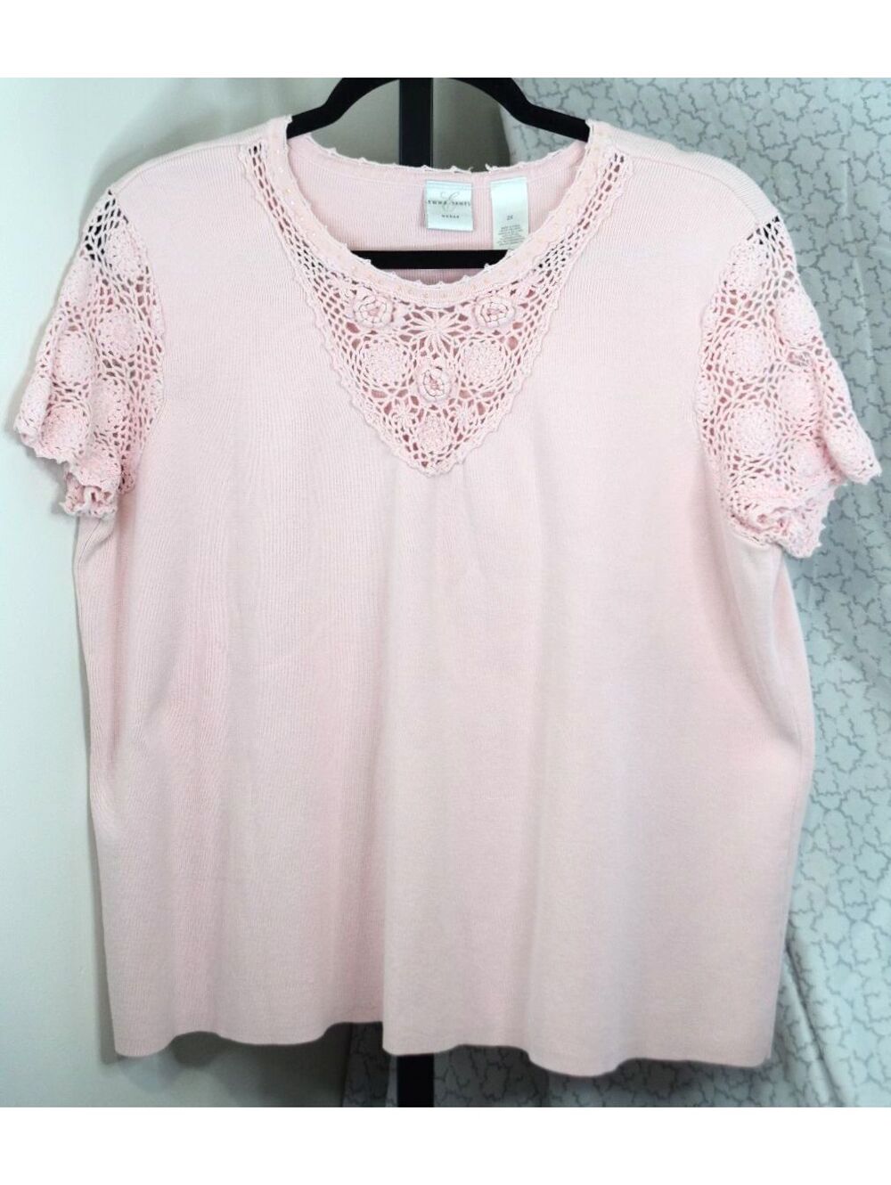 Emma James Woman Pink Crochet Lace Beaded Yoke Short Sleeve Top Plus Size 2X